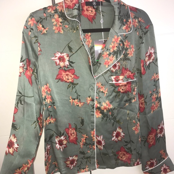 Floral button up - Picture 1 of 1